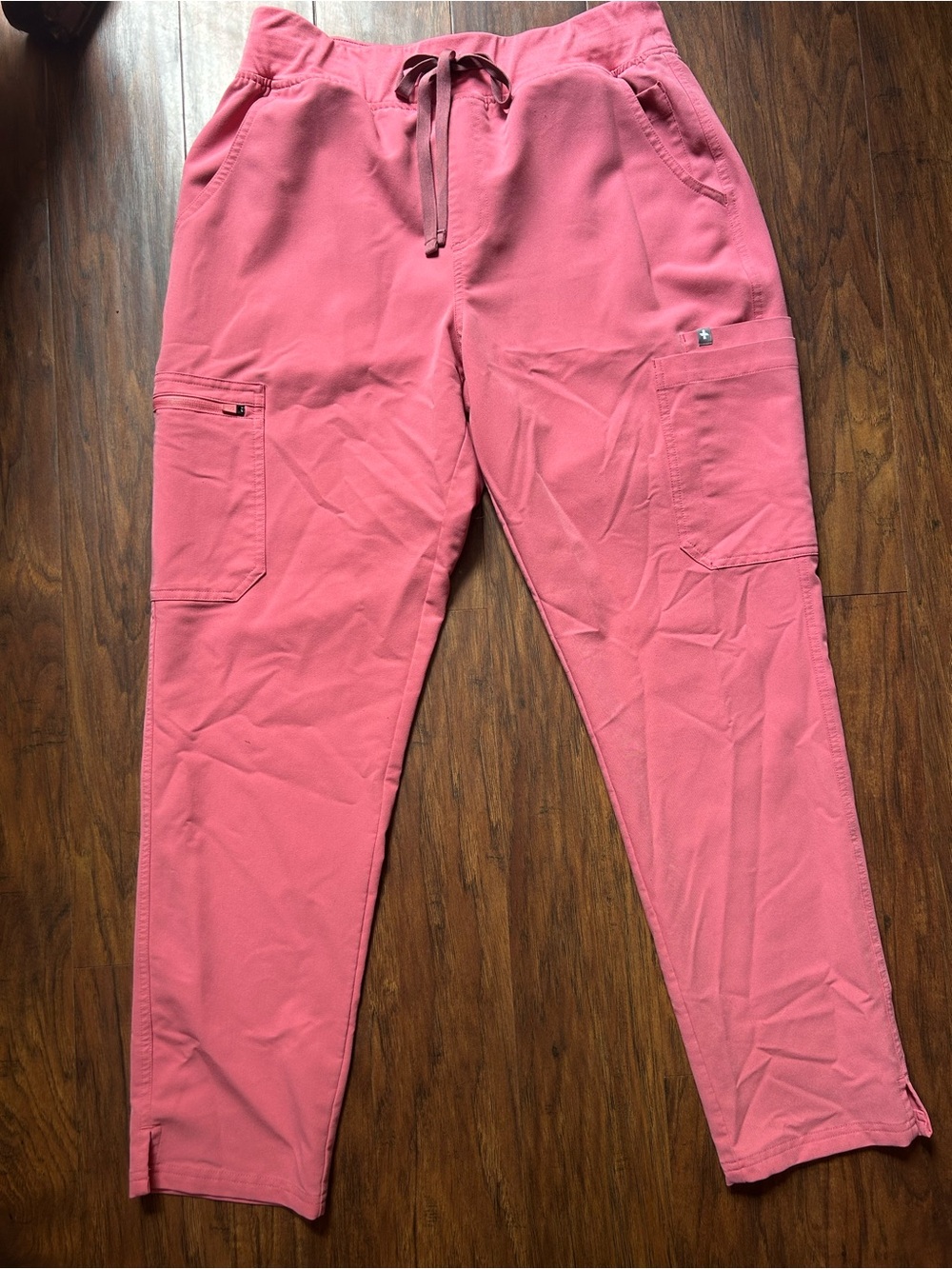 Women’s Figs Coral Pink Livingston Scrub Pants Size Large